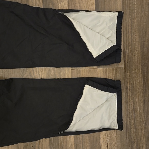 Nike Lined Windbreaker Pants Womans Size Medium 8 to 10 Black - Picture 13 of 13